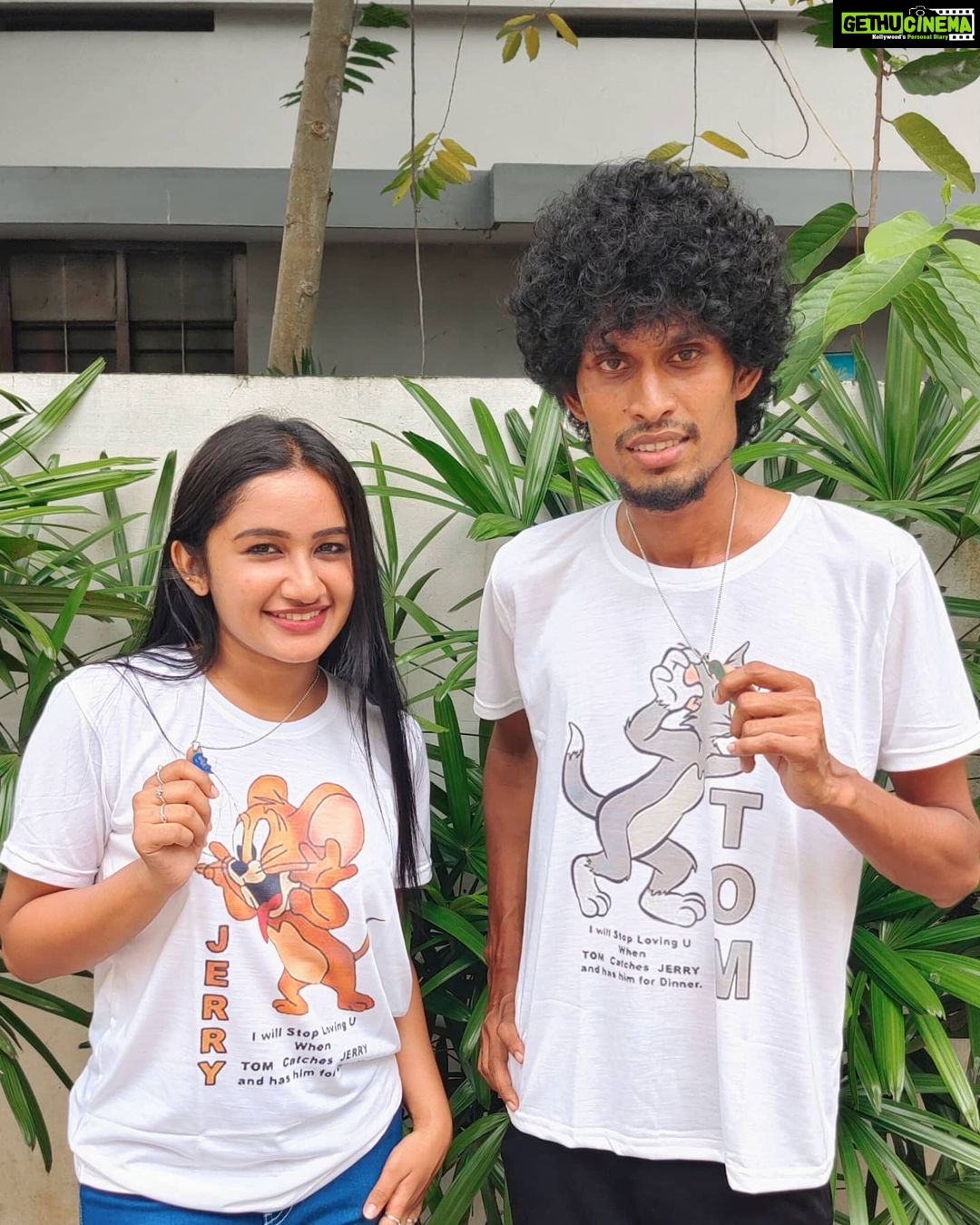 Raveena Daha Instagram - I'll Stop loving you when tom catches jerry and has him for dinner 😜 @i_m_pablo_emilio🤍 . This cute brother sister combo tshirt and pendant from : @yummy_mannequin_shop ⚡😍✨ #raveena #raveenadaha #aji #ajimsha #brothersister #cute