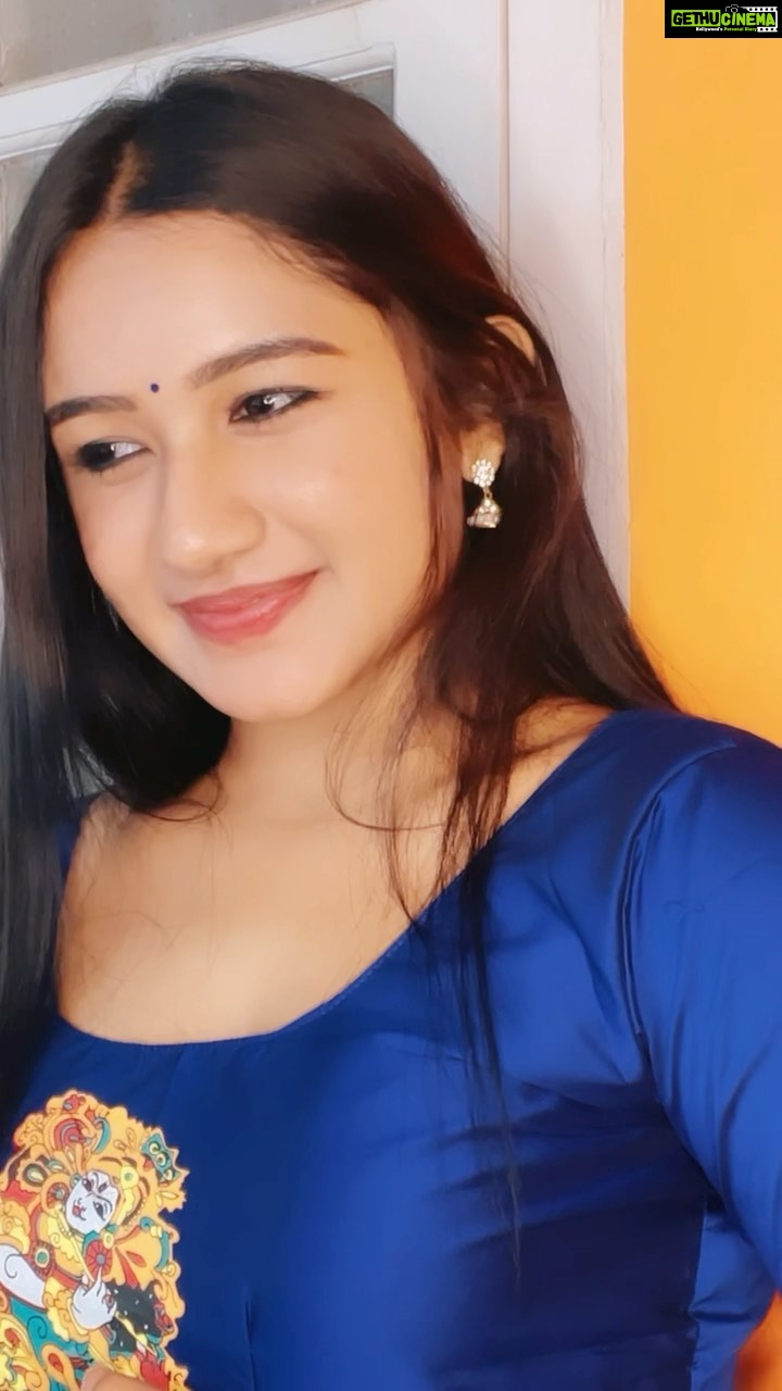 Raveena Daha Instagram - Enne maathram snehikiyo ? Njan sundhari onnum alla π₯Ίπ Outfit : @kerala_bygone_fashion #raveena #raveenadaha #reelitfeelit #malayalam