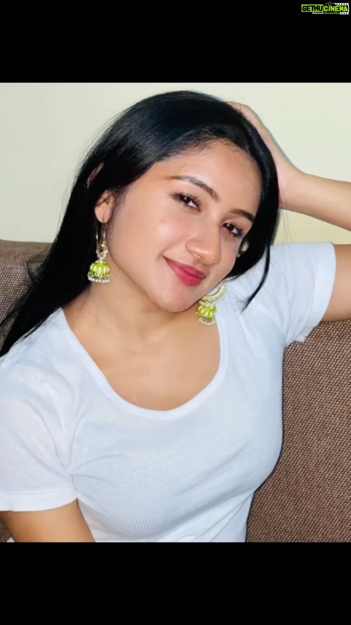 Raveena Daha Instagram - 🦋🥰🦋 Earrings from : @esha_sparks_n_glitters 😘😍 #raveena #raveenadaha
