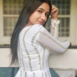 Raveena Daha Instagram – காதலுக்கு விலையில்லை
எதை கொடுத்து நான் வாங்க?
உள்ளங்கையில் அள்ளித்தர
என்னை விட ஏதுமில்லை🤍🤍🤍🤍🤍

This beautiful elegant white kurti from @rr_collections16 😍

#raveena #raveenadaha