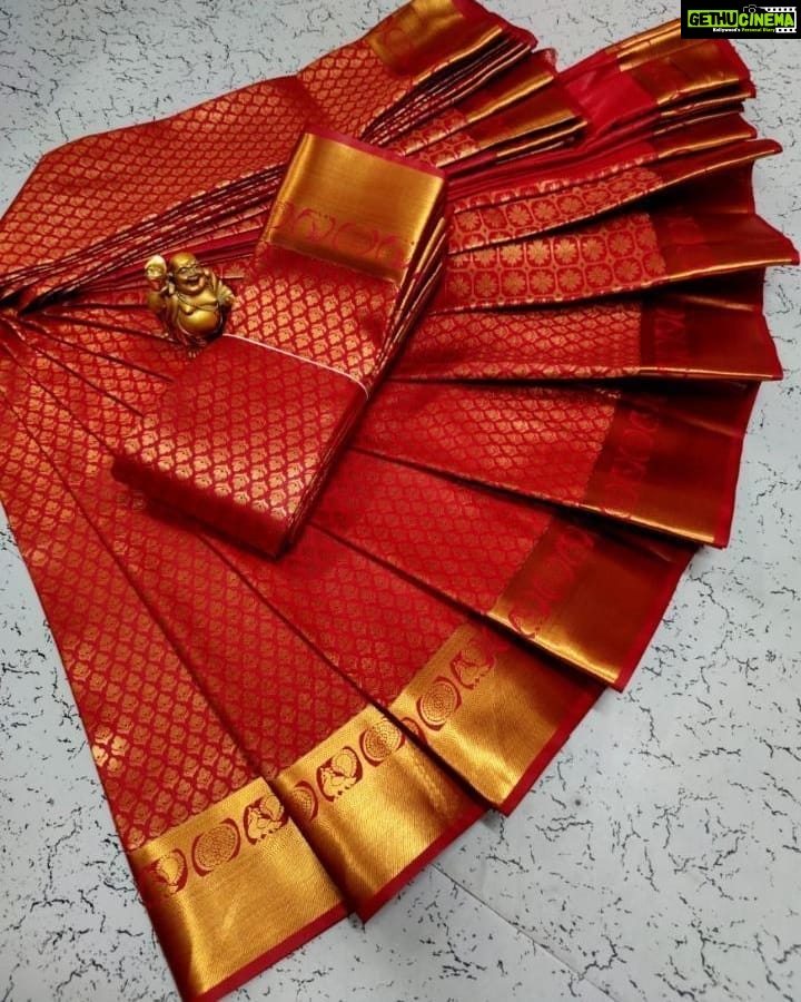 Raveena Daha Instagram - ๐๐ค๐ Saree from: @elampillai_sarees_manufacturer ๐ . I realllyyy love @elampillai_sarees_manufacturer 's saree collections ๐๐๐ฏ๐ฏ . They do have amazing collections ๐ฅโก . Also stunning giveaway alert!!! ๐ฅ Giveaway TIME ๐ฅ Rules ๐ โ๏ธFollow @elampillai_sarees_manufacturer โ๏ธLike any 2 post from that page โ๏ธTag 3 friends in comment โ๏ธMake them follow @elampillai_sarees_manufacturer ๐ฅ Extra instructions ๐ฅ โ๏ธpost this in your story and tag all accounts โ๏ธCreating accounts for giveaway & anyone who does dm related to giveaway will be disqualified โ๏ธ3 random Winners will be choosen on 20th of November. ๐๐๐๐๐GIFTS๐๐๐๐๐๐ 1๏ธโฃBridal silk saree worth 1700 (colour options ) ๐ฅBridal silk saree worth 1700 ( colour options ) ๐ฅSilk cotton saree worth 1000