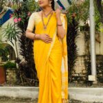 Raveena Daha Instagram – முகமூடி அணிகின்ற
உலகிது உன் முகம் என்று
ஒன்றிங்கு என்னது ? 
.
Saree from: @shri_sai_collections_ 🥻
Jewel from: @adc_fashions 🤩
#raveena #raveenadaha