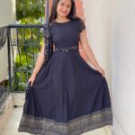 Raveena Daha Instagram - காதலிக்கும் ஆசை இல்லை கண்கள் உன்னை காணும் வரை உள்ளுக்குள் காதல் பூத்தது உன்னால் 🖤✨ Beautiful outfit from @essentials_cart_ 😍 #raveena #raveenadaha