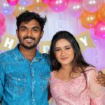 Raveena Daha Instagram - A surprise visit from most unexpected person at most unexpected time🥺😍@capt.deepak_raja . Thanks for making my day memorable darling💚 You are the best thing ever happened 🥺✨ Can we please stay forever ♾️? . Get to know what happened on my birthday Vlog out now ! (Link in story and bio) #raveena #raveenadaha #deepakraja #deepu #darling