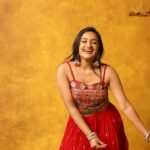 Raveena Daha Instagram - Per vechalum 🙈. Bday outfit -1❤️💋 Vc: @studiodk__ Beautiful makeover by: @nikvika_bridal_makeover 😍