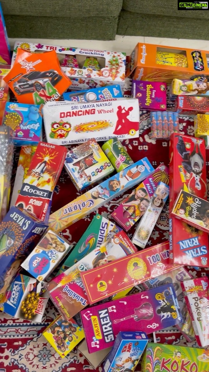 Raveena Daha Instagram - @aadhira_crackers 😍 . Get valimai , annathe and beast pack crackers at affordable price 🤩 https://www.facebook.com/105809624614117/posts/378841170644293/ Facebook page www.aadhiracrackers.com Website Valimai pack(3000) Annaathe pack(4000) Beast pack(5000) Family pack(5000) WhatsApp number 8438899148 Gpay number 8248499148 Discount at best price