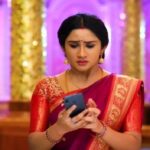 Raveena Daha Instagram - Don't miss the twist and turns ! Watch mounaraagam monday to friday at 7 pm 😍🔥 . @manoj_n_insta @chippy.renjith @rajeev_parameshwar