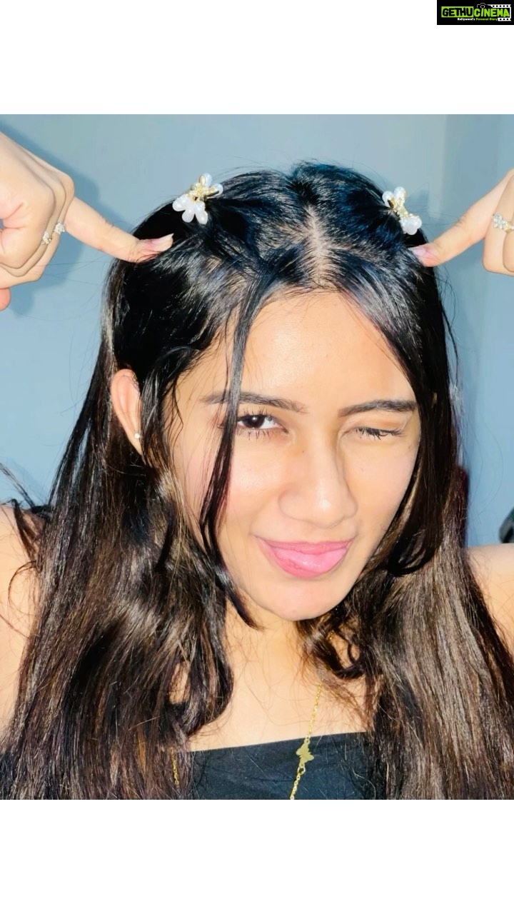 Raveena Daha Instagram - Cutest hair accessories from: @_princesscart 🥰❣️