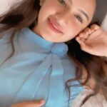 Raveena Daha Instagram - Undhan munnadi mattum vetkam marakavo? 🙈🥺🦋 . Outfit from: @_.black_.lady 🤩
