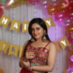 Raveena Daha Instagram - Birthday series ❤️ . Makeup and hair : @nikvika_bridal_makeover 😘 . Photography: @studiodk__ 🔥😍 . Birthday party decorations 🥳: @alana_makeupstudio 🌺💖 . #birthday #happy18