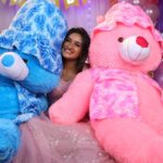 Raveena Daha Instagram - Birthday series 💖 . Mickey mouse cake from : @womanaboutcakes🐭❤️ . Makeup and hair : @nikvika_bridal_makeover 🥰😘 . Background decorations: @alana.eventplanners 🌺💖 . Costume : @usabridalstudio 😍 . Photography: @studiodk__ 🔥