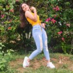 Raveena Daha Instagram – Happiness is a choice, nothing will make you Happy untill YOU CHOOSE to be happy ! 💯🤍

Cute top from : @ladies_corner_online_shop 😍
.
#raveena #raveenadaha