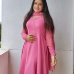 Raveena Daha Instagram - தூரத்தில் தோன்றிடும் மேகத்தை போலவே நான் உன்னை பார்க்கிறேன் அன்பே🥺💙 . Wearing this beautiful outfit from: @shine_make_shopping 💞 . #raveena #raveenadaha