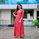 Raveena Daha Instagram – உனது ஞாபகம் மறையவில்லை😅 அதை மறைக்க என்னிடம் திறமை இல்லை🙈💙
.
Lovely Kurti and dupatta set  from: @essentials_cart_ 😍❤️

#raveena #raveenadaha
