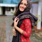 Raveena Daha Instagram - உனது ஞாபகம் மறையவில்லை😅 அதை மறைக்க என்னிடம் திறமை இல்லை🙈💙 . Lovely Kurti and dupatta set from: @essentials_cart_ 😍❤️ #raveena #raveenadaha