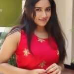 Raveena Daha Instagram - Etharkaaga unnai ethirpaarkiren ? 💙☺️ #raveena #raveenadaha