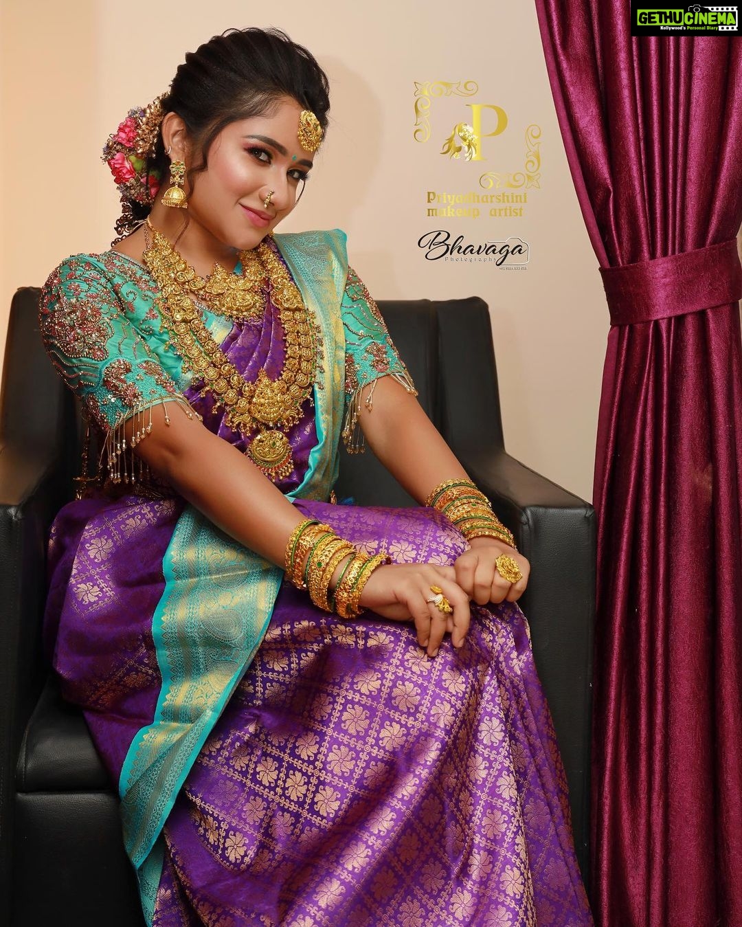 Raveena Daha Instagram - You are enough β¨ A thousand times enough π€β¨ Makeup and hair by @priya_dharshini_makeupartist β¨π«° . Photography by @bhavaga_photography π₯° . Saree and blouse by @asiyans π . Hair accessories by @reesribridalflowers π . Jewellery by @chennai_jazz π . #raveena #raveenadaha #photoshoot