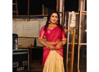 Raveena Daha Instagram - Watch Vinayagar chathurthi special show "Rani Maha rani " only on @vijaytelevision at 4 pm 😍 .. @the_real_sreenithi bujji papavum naanum oru dance um aadirukom 🤭 indha dora bujji dance ah marakaama paarunga !! 😌❤️ . Outfit from: @nfc_navyathafashioncouture 💞 Jewellery: @chennai_jazz Mua: @makeoverbymalini