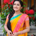 Raveena Daha Instagram - Happy Vinayagar chathurthi🐘❤️AND HAPPY 900K FAMILY TO US ! Thankioo soo muchh for the love and support .. very grateful 🙏 . Beautiful and comfy saree from : @priyasabareesan 😍 loved this saree very much ! . #raveena #raveenadaha