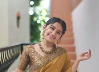 Raveena Daha Instagram - வெற்றுக் கல் நானடா, வெட்டும் உளி நீயடா😌அற்பப் பாறை என்னில் சிற்பம் செய்தாயடா🙈💙 . Beautiful saree from:@s.n.coll 😍🤩 . #raveena #raveenadaha