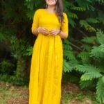 Raveena Daha Instagram - கைகள் நாம் கோா்க்கச் சிறகாகுமே👐 புது வானங்கள் உருவாகுமே☁️💙 . Beautiful yellow outfit from: @spotlightonstyle0 😍💛 .