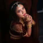 Raveena Daha Instagram - இஞ்சி இடுப்பழகி கள்ளச் சிரிப்பழகி🙈❤️ Costume: @tanu_designer_studio😍 MUA:@honeylang_makeup_artist🦋 Jewellery: @krishya_bridal_collections🌈 PC: @myfocusstudio 👏 #raveena #raveenadaha