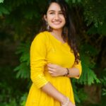 Raveena Daha Instagram - கைகள் நாம் கோா்க்கச் சிறகாகுமே👐 புது வானங்கள் உருவாகுமே☁️💙 . Beautiful yellow outfit from: @spotlightonstyle0 😍💛 .