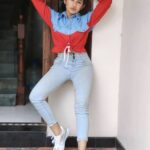 Raveena Daha Instagram - Denim Crop top: @thefancystore.in ❤️ Shoes 👟 from: @perfectkartt ✨ . Te amo 💙 #raveena #raveenadaha
