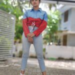 Raveena Daha Instagram - Denim Crop top: @thefancystore.in ❤️ Shoes 👟 from: @perfectkartt ✨ . Te amo 💙 #raveena #raveenadaha