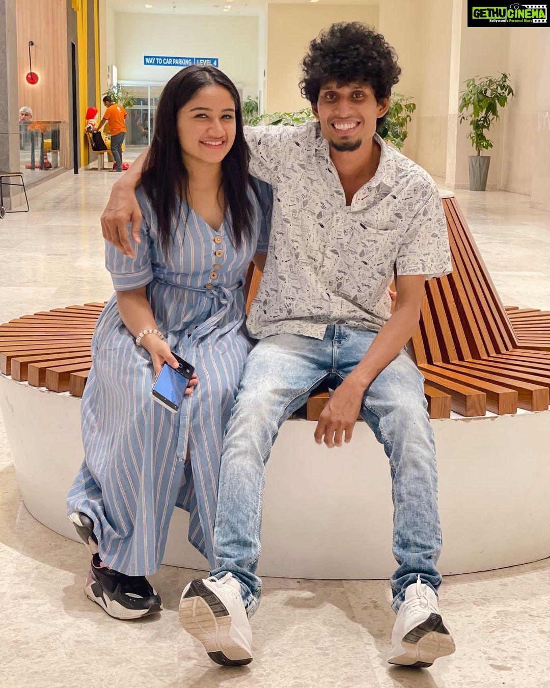 Raveena Daha Instagram - Happy birthday ende kaakachiyee ๐คโจ๐ The naughtiest person Iโve ever met ! ๐คฆ๐ป. The living Pablo escobar๐ The great legend ๐ The great kallan ๐๐ค My only and only Chettan Mr. Aji๐คโจ #happybirthday #kaakachi #aji #pablo #raveena #raveendaha