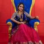 Raveena Daha Instagram - 1,2 or 3,4 ? 😍💙 MUA : @abarna_makeupartist . Hairstylist: @uthebridalstudio . Photography: @yazhphotography @classic__photography___ . Outfit: @nfc_navyathafashioncouture . Jewelry. @chennai_jazz .