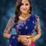 Raveena Daha Instagram - 1,2 or 3,4 ? 😍💙 MUA : @abarna_makeupartist . Hairstylist: @uthebridalstudio . Photography: @yazhphotography @classic__photography___ . Outfit: @nfc_navyathafashioncouture . Jewelry. @chennai_jazz .