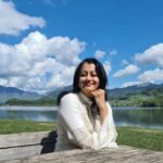 Reenu Mathews Instagram - Wherever you go, no matter what the weather, Always bring your Sunshine 💙🤍p . . #travelwithreenu #travelgram #traveldiaries #travelaroundtheworld #hallstatt #lifestyleblog