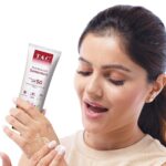 Rubina Dilaik Instagram - In this weather, there’s so much to do to take care of your skin. But I choose to not overload it with chemicals , and go for my all-time favourite, Ayurveda’s concoction- Kumkumadi! Ye meri skin ko rakhta hai safe, and deta hai Kesariya Glow under the Summer sun! Shop for 100% pure Kumkumadi range from @theayurvedaco www.theayurvedaco.com and use coupon code - RUBINA20 to avail additional 20% OFF. #AapkaApnaAyurveda #SwitchToAyurveda #TAC #Kumkumadi