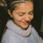 Rubina Dilaik Instagram - Dare to be different! . . . Thank you @klaresenel for being so so helpful….. . . post hectic working hours , struggling for another 3 hours just to look your best is another “High “ for me … The braiding Artist opened her house (late at night) for us since all salons were shut ! I just love and admire the helping spirits of such beautiful souls …. Grateful 🥹 🙏🏼 PS: due to load shedding, we did these corn rows with the help of cellphone light 😂…. Crazy haaan…! Well I am you see🤓