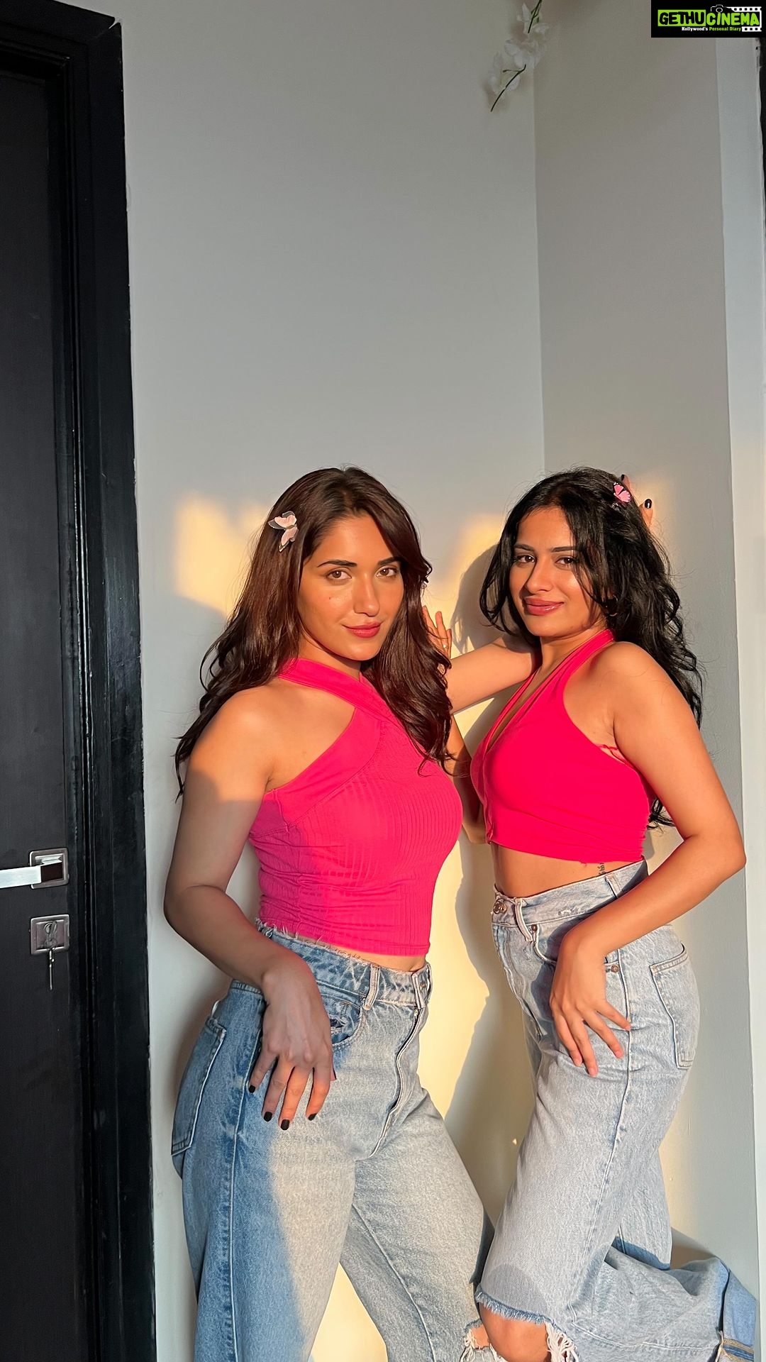 Ruhani Sharma Instagram - POV: when you having a Good hair day ta-da ! With twinny @ruhanisharma94 . . . DOP ; @cal_me_pandit 😈