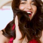 Ruhani Sharma Instagram - The L’Oréal Paris Casting Crème Gloss Ultra Visible Hair Color gives me vibrant, salon-like color at home in 30 mins. The NO ammonia formula ensures 93% less hair breakage so I am never stressed about damaging my hair. What’s more the shine masque that comes with this kit keeps my hair soft, nourished and super glossy!