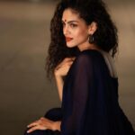 Rukmini Vijayakumar Instagram - Second one in the poser series …. 😁 Spent all day rehearsing … choreographing. My brain is fried. I don’t really have anything wise to say 😁 Photo @soozanapvan #dancerlife #dance #indiandance #bharatanatyam #bharatnatyam #indiandance