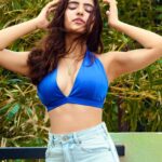 Rukshar Dhillon Instagram - No mid-week blues💙 Photographer- @amogh_photography Stylist- @styled_by_meera Hair- @hairbyradhika Make up- @makeupbyanighajain Location- @tagmangocreatorpad