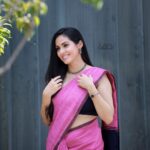 Sadha Instagram - There’s always a reason to smile.. Go find it! 💗💗💗 📷 @junnuphotography__ #sadaa #sadaasgreenlife #saree #instagood #smile #peace