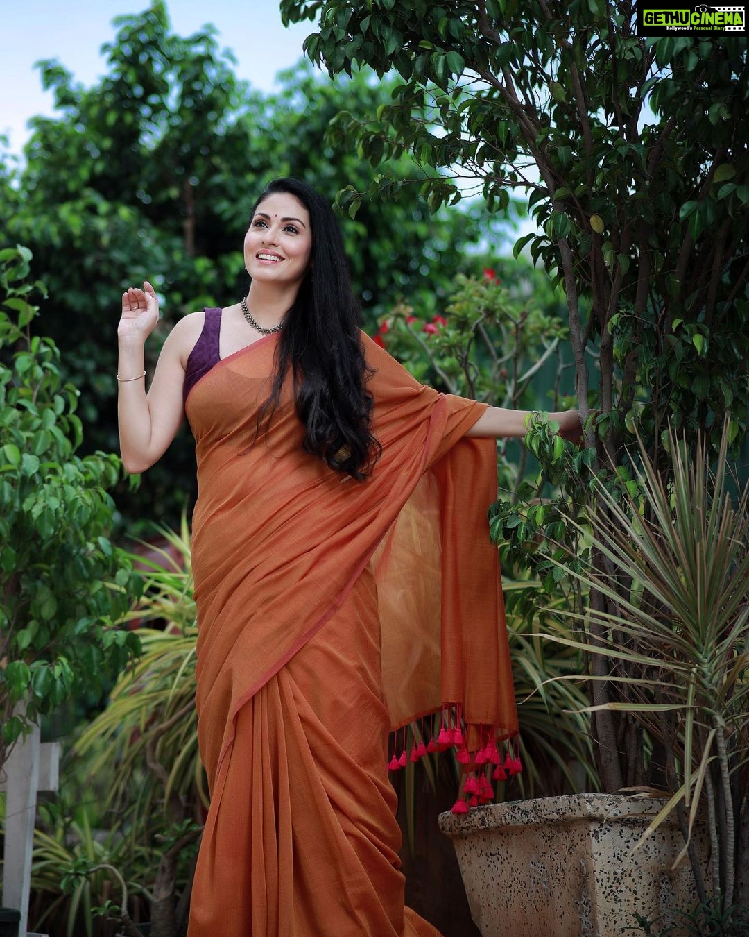 Sadha Instagram - You’ll wouldn’t be seeing these Saree pics that you’ll seem to be loving if @jssaivardhan hadn’t given me this beautiful look for the upcoming #helloworld … 🧡🧡🧡 📷 @junnuphotography__ #sadaa #sareelove Hyderabad