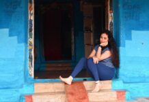 Sadha Instagram - The art of camouflaging! 😀 📷 by @manas.bsg 🤍 #village #indianvillage #mondayblues #mylife #traveler #sadaa #sadaasgreenlife Madhya Pradesh