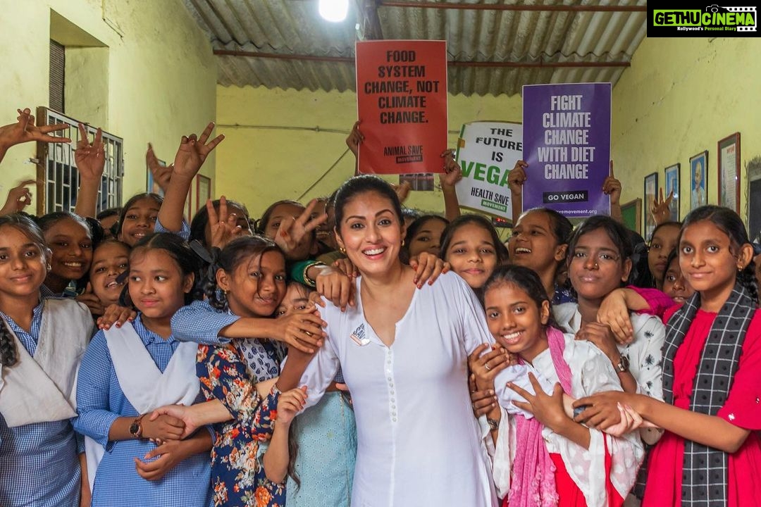 Sadha Instagram - Full video of Eid Celebration is live on my YT channel #sadaasgreenlife Do watch and give some love! 💚 Is there a better way of celebrating Eid than spreading Love & Joy! Me and my family never believed in sacrificing an animal’s life on this occasion. And since I’ve gone Vegan, it’s all the important for me to step out and spread the Word of Compassion on this day. 2 consecutive years, along with @animalsaveindia & @mumbaianimalsave I have gone distributing food and happiness around the town! Look at those faces! These smiles are what makes this day special for me! May all these kids lead a compassionate life is all I pray to Lord Allah on this day and every day to come! #eid #veganeid #vegan #ethicalvegan #veganlife #vegansofmumbai #mumbaivegan #vegansofindia #indianvegan #veganforlife #veganforanimals #animalrights #animalrightsactivist #animallover #veganbiryani Earthlings Cafe