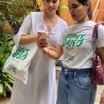 Sadha Instagram - Eat Plants Plant Trees! 💚@plantbasedtreaty @thesavemovement @mumbaianimalsave @animalsaveindia @earthlings.cafe #plantbasedtreaty #veganlife #ethicalvegan #vegansofig #vegans #vegansofinstagram #vegansofindia #indianvegan #vegansofmumbai #mumbaivegan #compassion #animalrights #compassion #crueltyfree #dairyfree #meatfree #veganforlife #earthlings #earthlingscafe #vegancafe Earthlings Cafe