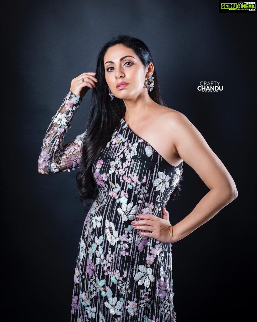 Sadha Actress Sadha HD Instagram Photos and Wallpapers July 2022 | Gethu Cinema