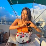 Sakshi Agarwal Instagram - 🌈Thank you insta fam - for the crazy love and heart touching bday notes that you all have sent across the ocean . Tried my best to respond to everyone but if I missed out on you pls pls forgive😍 ❤️❤️❤️I love you all❤️❤️❤️ . Some memories touch u and last forever💖💖 . Such a blast🔥 . #hawaii #birthdaycelebration #wakiki #wakikibeach #yachtparty #beachlife #travel Hawaii