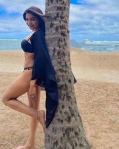Sakshi Agarwal Instagram - Coz, Black never fades😝
.
#birthdaygirl #hawaii #hawaiilife #hawaiivacation #bikini #bikinifitness #blackbikini #sakshiagarwal #beachlife #beachvibes #beachday #beachbody #beachparty