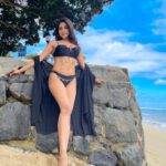 Sakshi Agarwal Instagram – Coz, Black never fades😝
.
#birthdaygirl #hawaii #hawaiilife #hawaiivacation #bikini #bikinifitness #blackbikini #sakshiagarwal #beachlife #beachvibes #beachday #beachbody #beachparty Waikiki Beach Marriott Resort & Spa