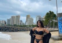 Sakshi Agarwal Instagram - Aloha!!! Having a blast on my Birthday in Hawaii🥰 Ennakum , Ennode Fans kum happy ah , santhoshama, good health and spirit kude vachikonge God🙏 . #birthdaygirl #hawaii #hawaiilife #hawaiivacation #bikini #bikinifitness #blackbikini #sakshiagarwal #beachlife #beachvibes #beachday #beachbody #beachparty Waikiki Beach Marriott Resort & Spa