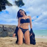 Sakshi Agarwal Instagram – Aloha!!!
Having a blast on my Birthday in Hawaii🥰
Ennakum , Ennode Fans kum happy ah , santhoshama, good health and spirit kude vachikonge God🙏
.
#birthdaygirl #hawaii #hawaiilife #hawaiivacation #bikini #bikinifitness #blackbikini #sakshiagarwal #beachlife #beachvibes #beachday #beachbody #beachparty Waikiki Beach Marriott Resort & Spa